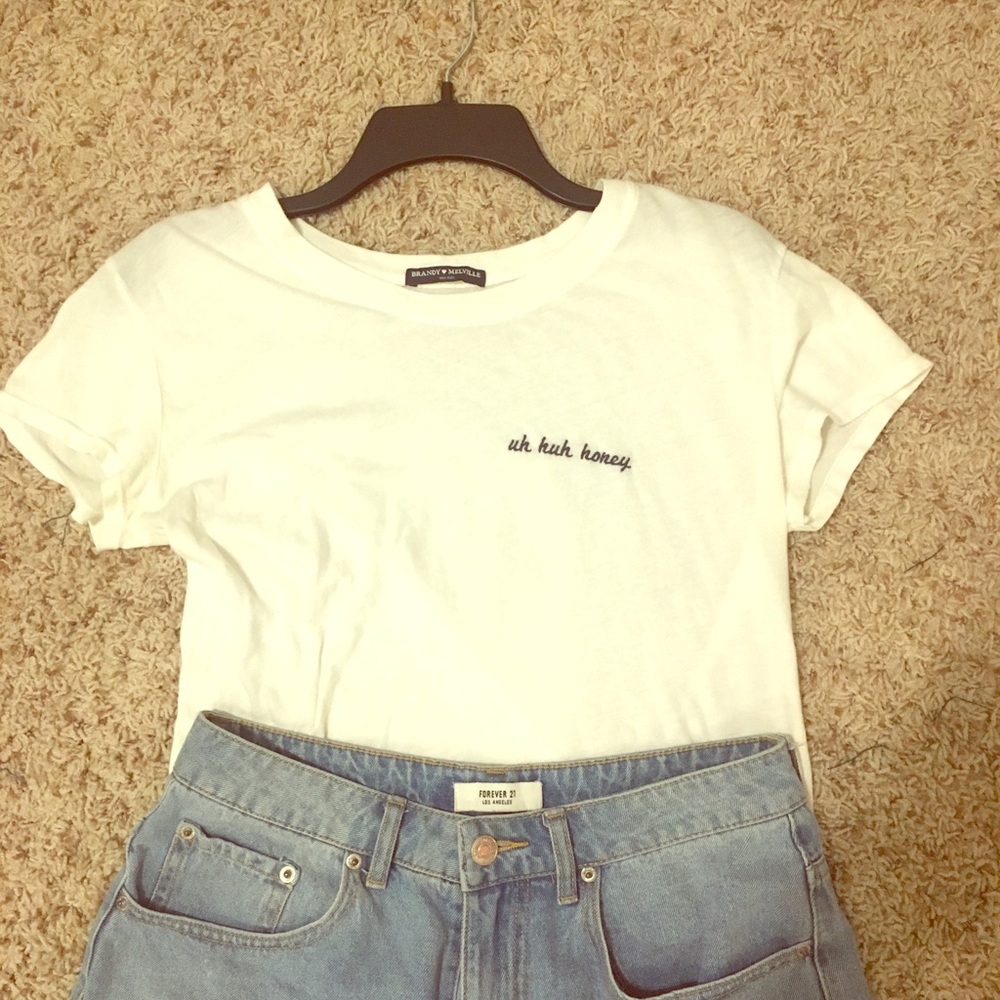 never worn brandy melville graphic/embroidered tee